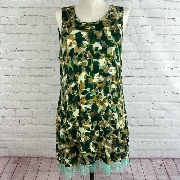 LOGO by Lori Goldstein Printed Lace Trim Tank Top Size 1X - Picture 2 of 9